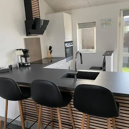Fin Ny Moderniseret I Skagen.