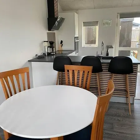 Fin Ny Moderniseret I Skagen. スケーエン
